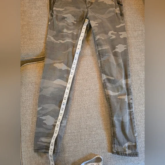 Camouflage Skinny Jeans - Picture 5 of 6